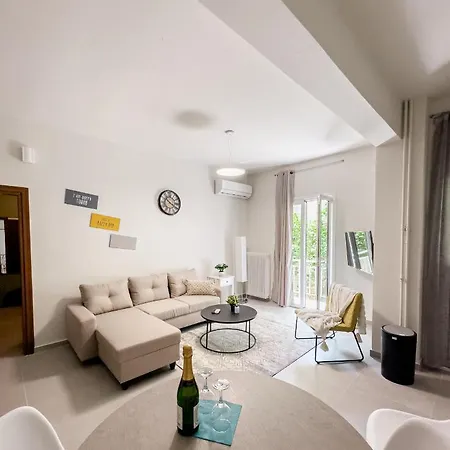 Metro Chic Haven: Modernized Urban Studio Near The Tram Αθήνα Εξωτερικό φωτογραφία