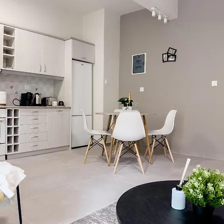 Metro Chic Haven: Modernized Urban Studio Near The Tram Αθήνα Εξωτερικό φωτογραφία