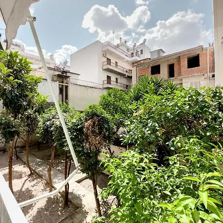 Metro Chic Haven: Modernized Urban Studio Near The Tram Αθήνα Εξωτερικό φωτογραφία