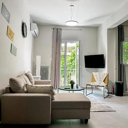 Metro Chic Haven: Modernized Urban Studio Near The Tram Αθήνα Εξωτερικό φωτογραφία