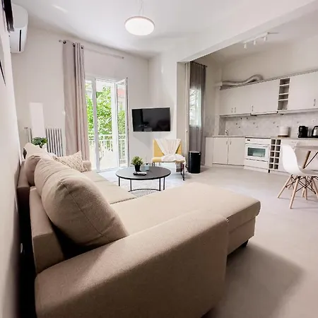 Metro Chic Haven: Modernized Urban Studio Near The Tram Αθήνα Εξωτερικό φωτογραφία