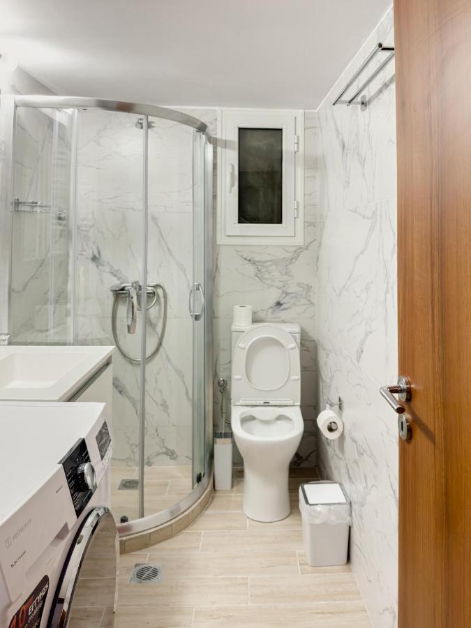 Metro Chic Haven: Modernized Urban Near The Tram * Atény