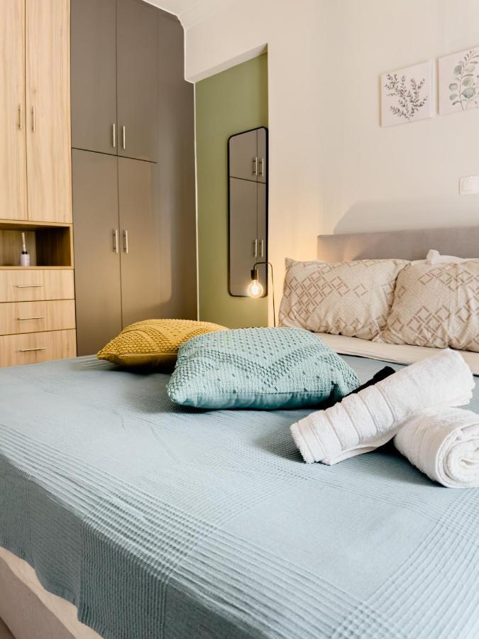 Metro Chic Haven: Modernized Urban Near The Tram *