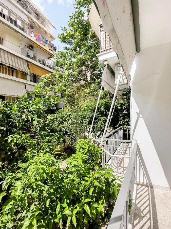 Metro Chic Haven: Modernized Urban Near The Tram