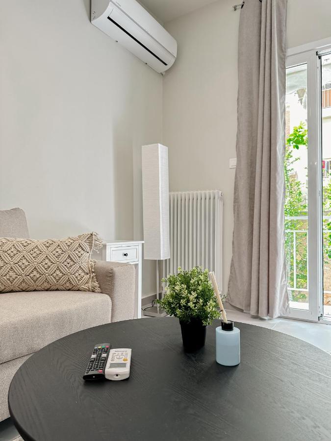 Metro Chic Haven: Modernized Urban Near The Tram *