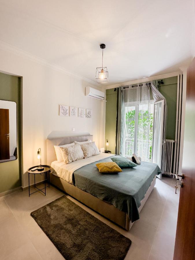 Metro Chic Haven: Modernized Urban Near The Tram Apartment *