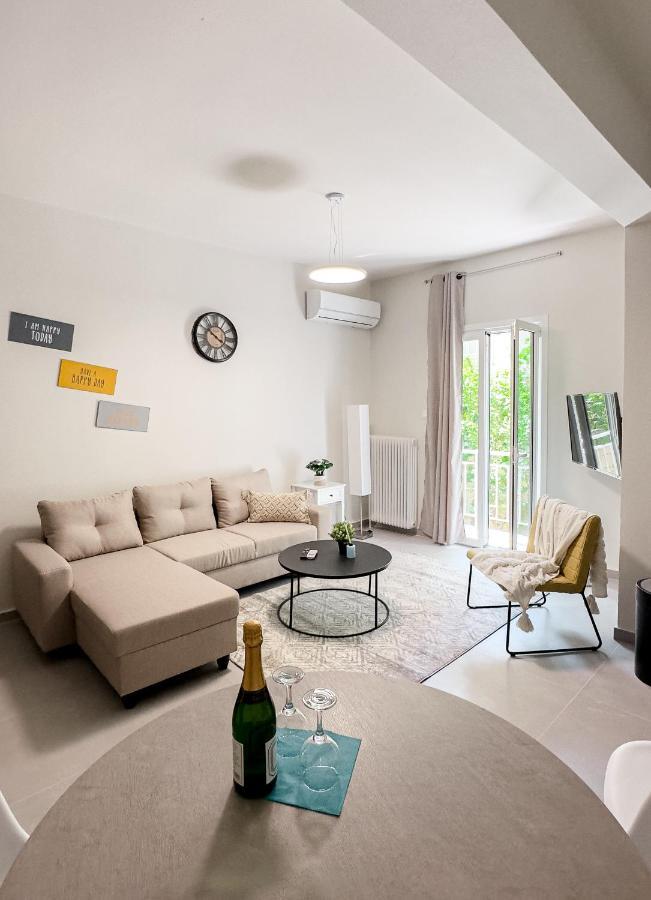 Metro Chic Haven: Modernized Urban Near The Tram *